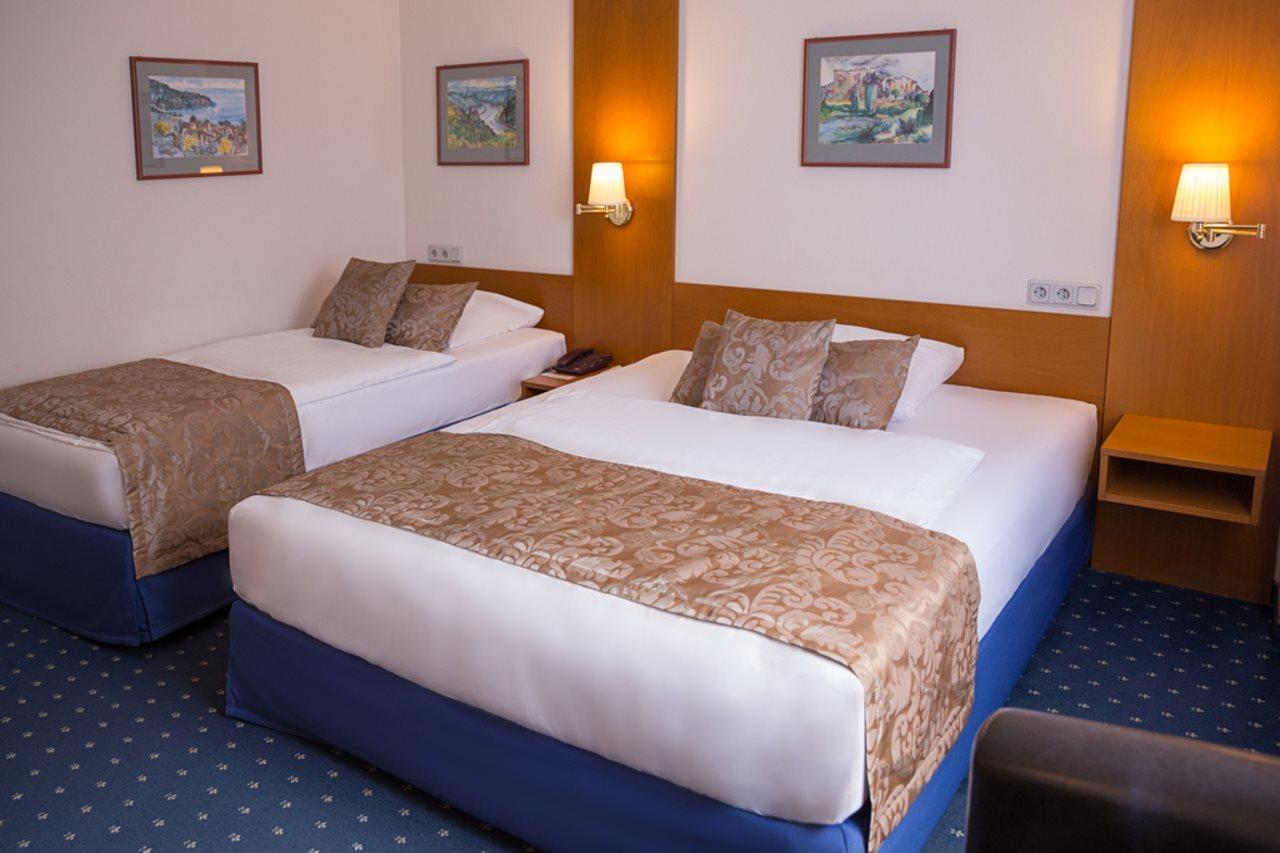 Hotel Brunnenhof ハーナウ・アム・マイン エクステリア 写真
